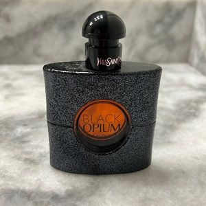 Yves Saint Laurent Black Opium Perfume